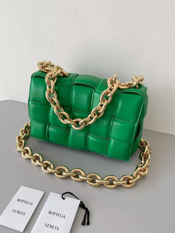 BOTTEGA VENETA THE CHAIN CASSETTE 0119