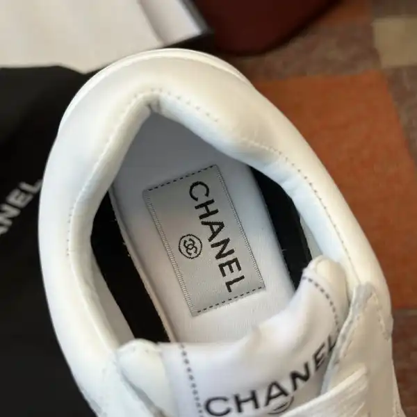 CL WOMEN SNEAKER 0122