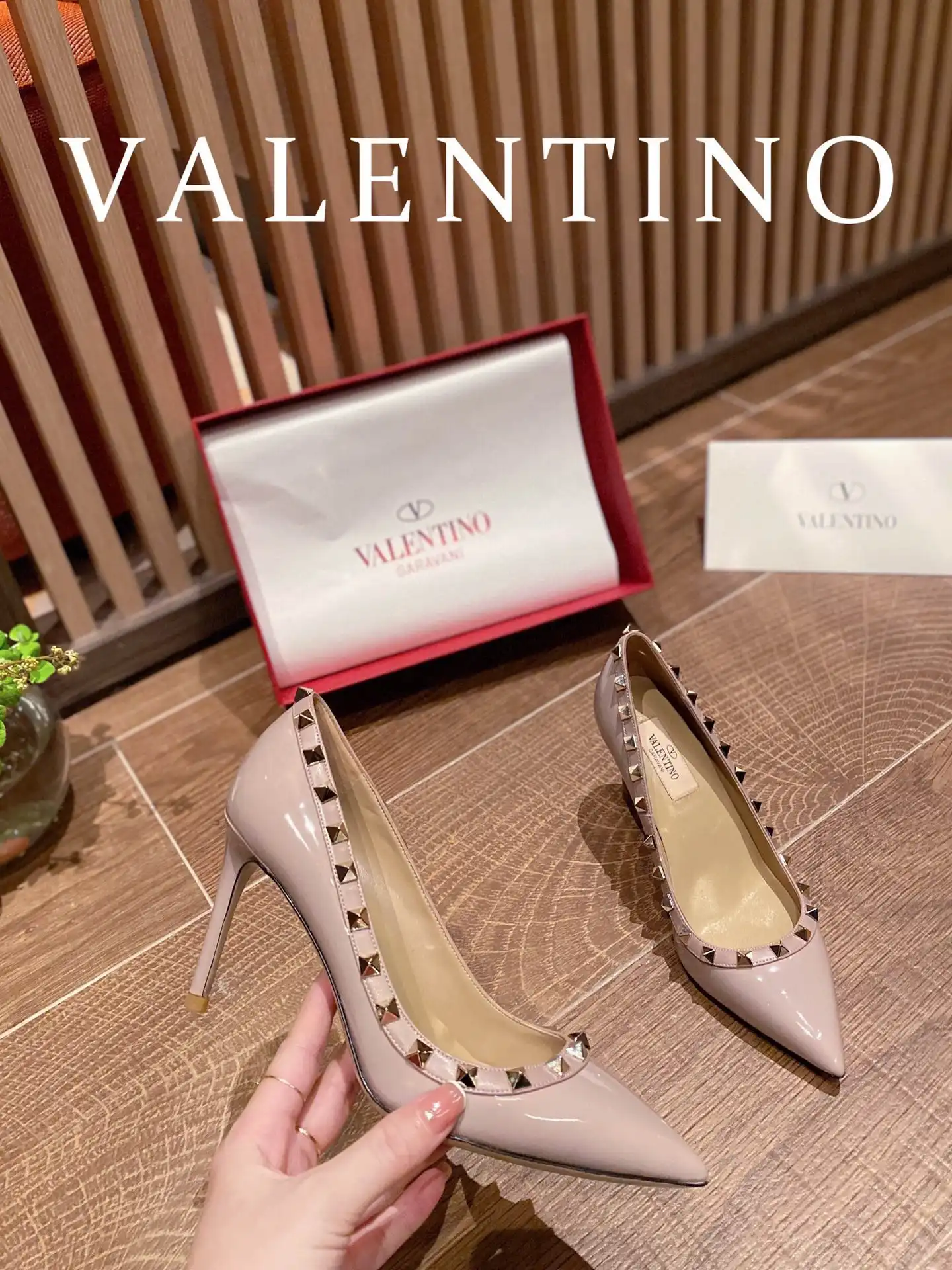 VALENTINO ROCKSTUD HIGH HEELS 0122