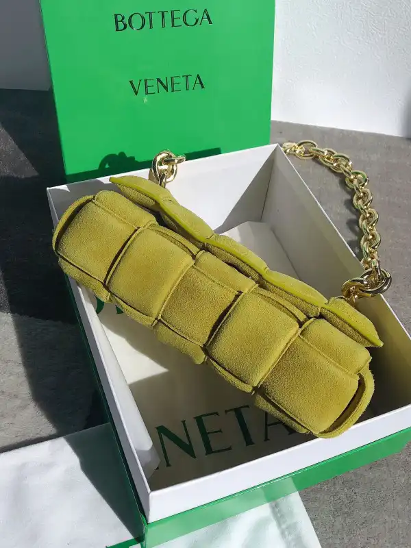 BOTTEGA VENETA THE CHAIN CASSETTE 0125