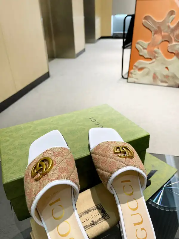 GUCCI GG matelassé canvas slide sandal 0122