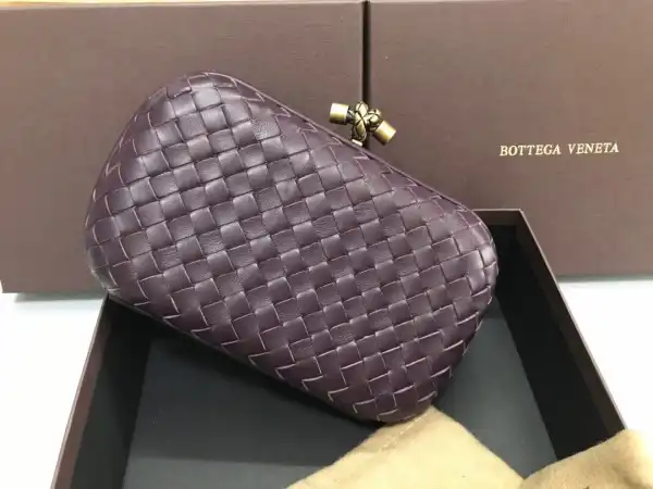 BOTTEGA VENETA CHAIN KNOT 0125