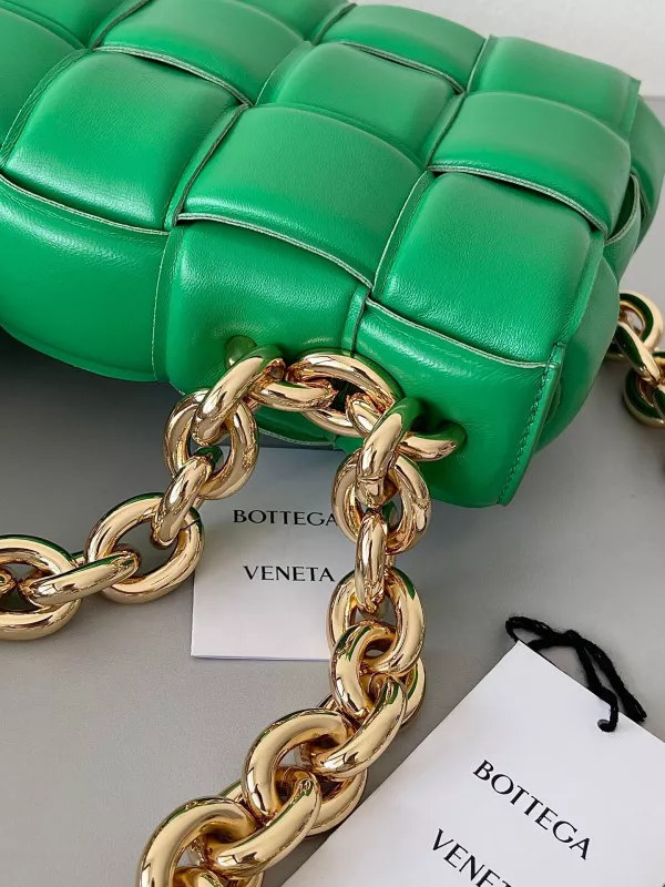 BOTTEGA VENETA THE CHAIN CASSETTE 0119