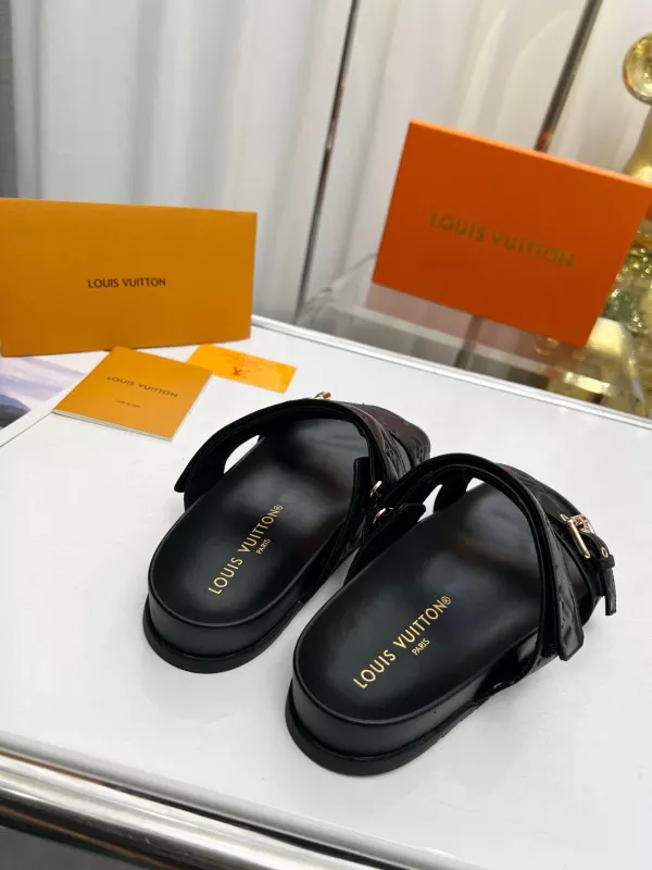 LOUIS VUITTON SLIPPERS 0121