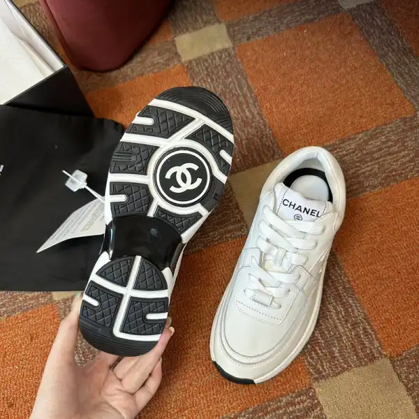 CL WOMEN SNEAKER 0122