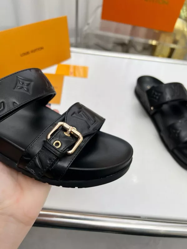 LOUIS VUITTON SLIPPERS 0121