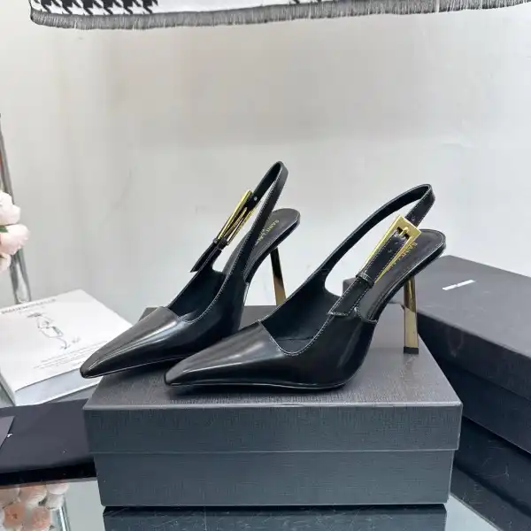 YSL PUMPS 0122