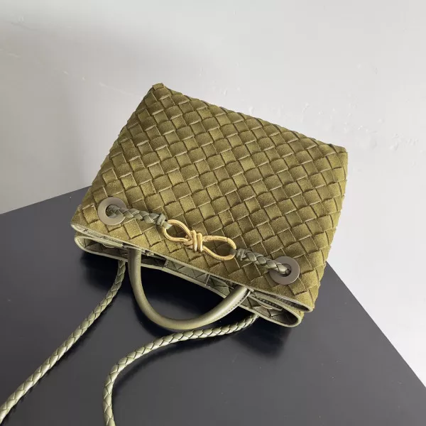 BOTTEGA VENETA SMALL ANDIAMO-25*22*10.5cm 0117