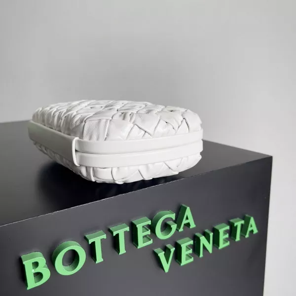 BOTTEGA VENETA Knot Minaudiere 0119