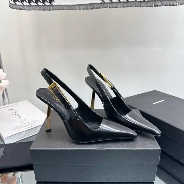 YSL PUMPS 0122