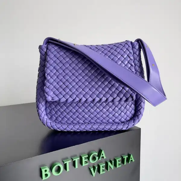 Cheap HOT SALE BOTTEGA VENETA  Small Cobble Shoulder Bag 0131