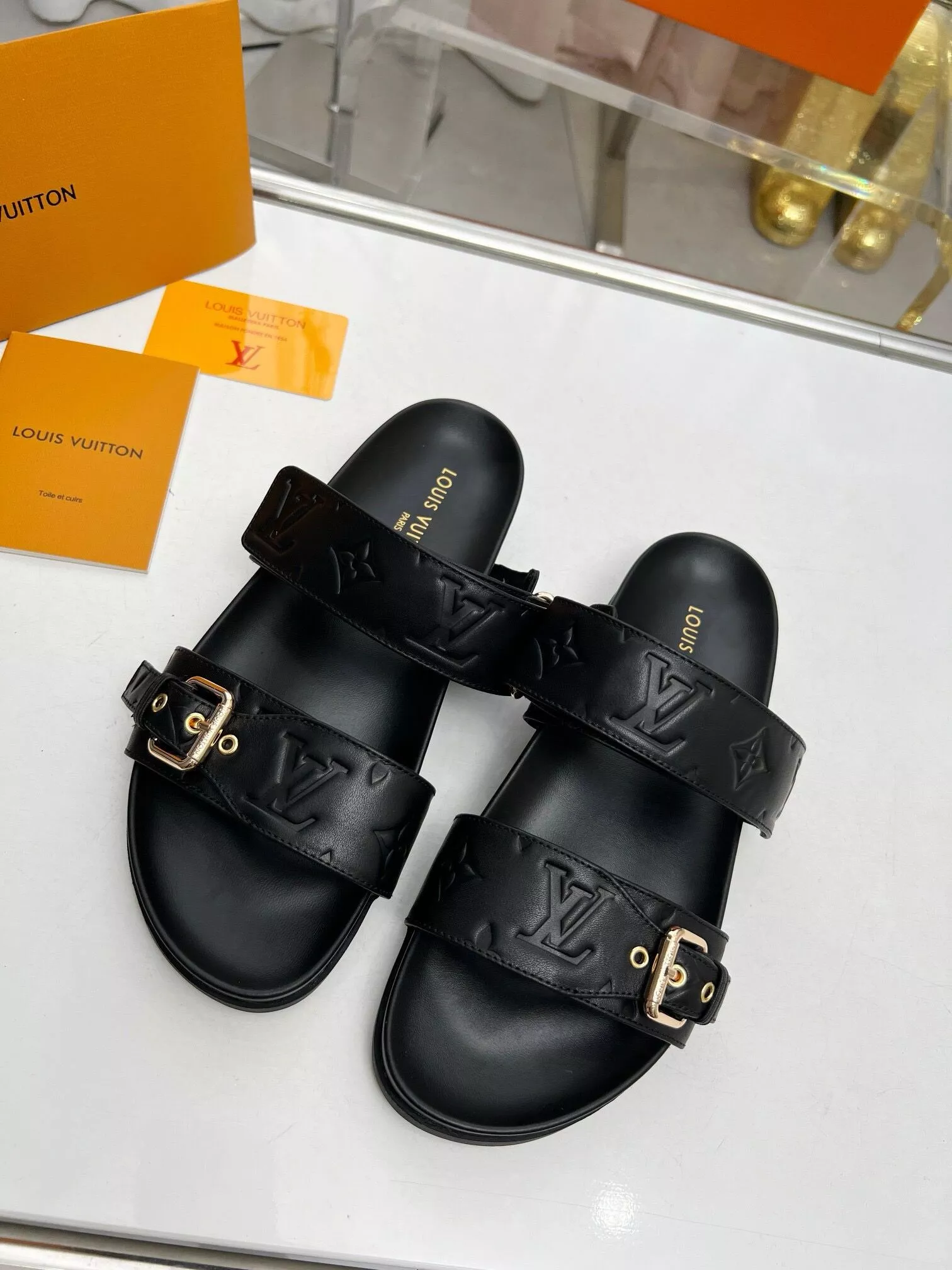 LOUIS VUITTON SLIPPERS 0121