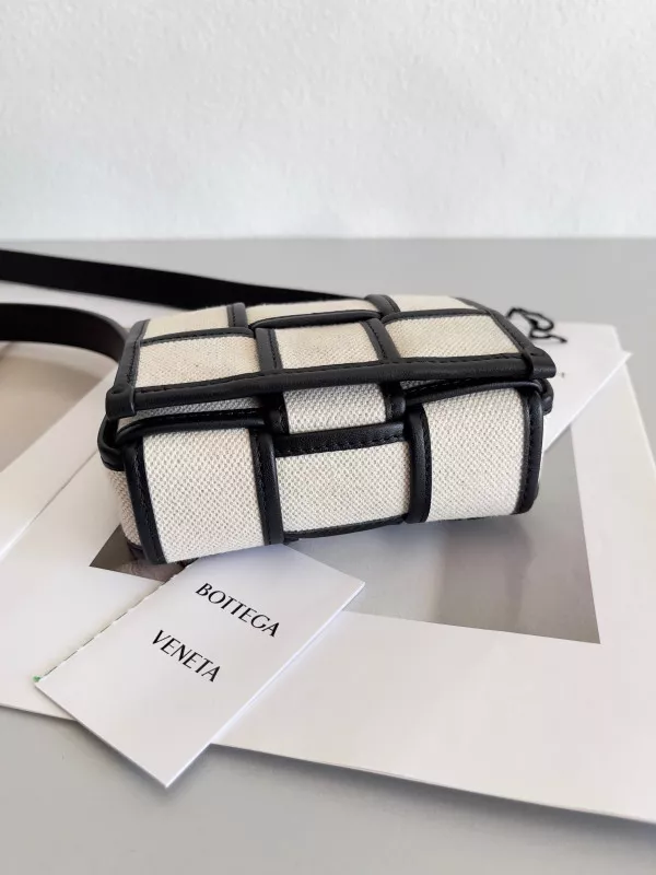 BOTTEGA VENETA Candy mini Cassette-12*8*4cm 0117