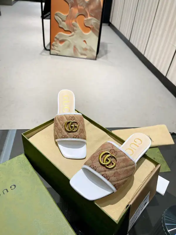 GUCCI GG matelassé canvas slide sandal 0122