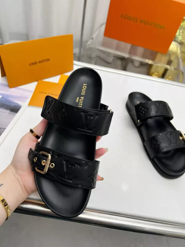 LOUIS VUITTON SLIPPERS 0121