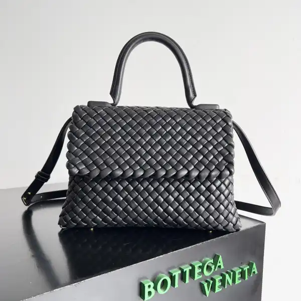 HOT SALE BOTTEGA VENETA Patti Top Handle Bag 0131