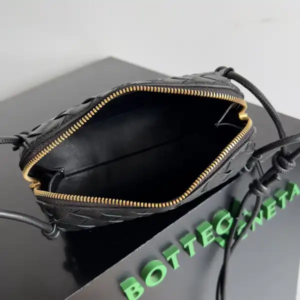 Bottega Veneta Intrecciato Concert Pouch 0125