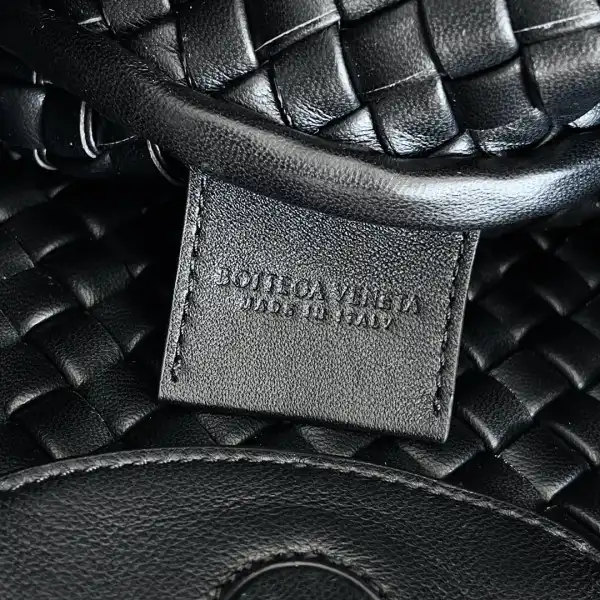 Bottega Veneta Mini Cobble Top Handle 0125