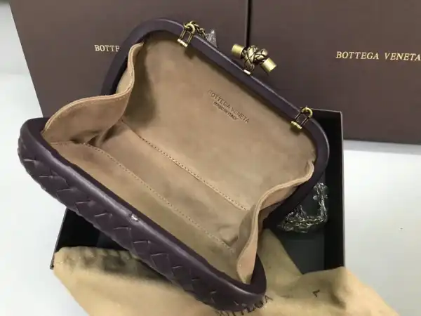 BOTTEGA VENETA CHAIN KNOT 0125