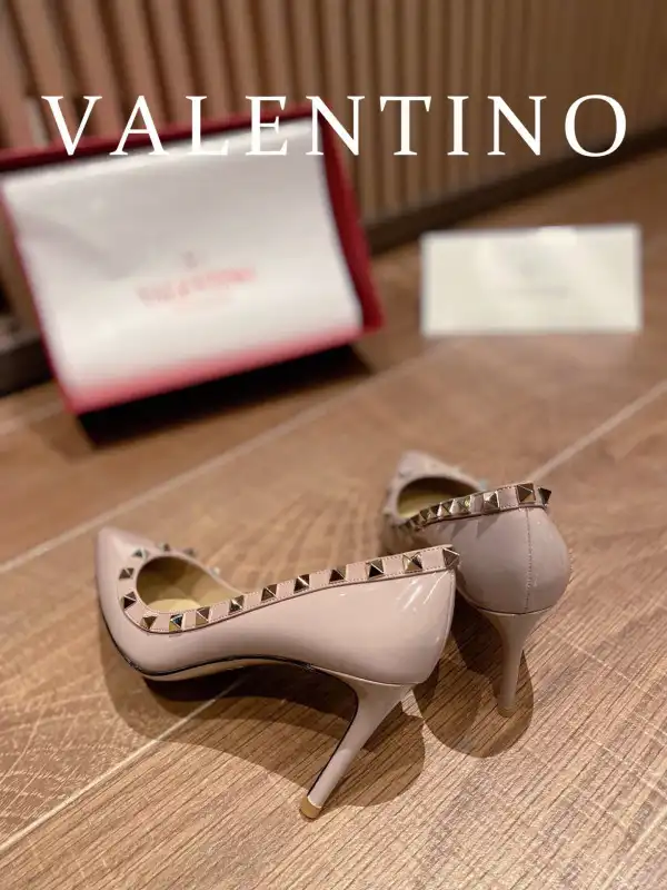 VALENTINO ROCKSTUD HIGH HEELS 0122