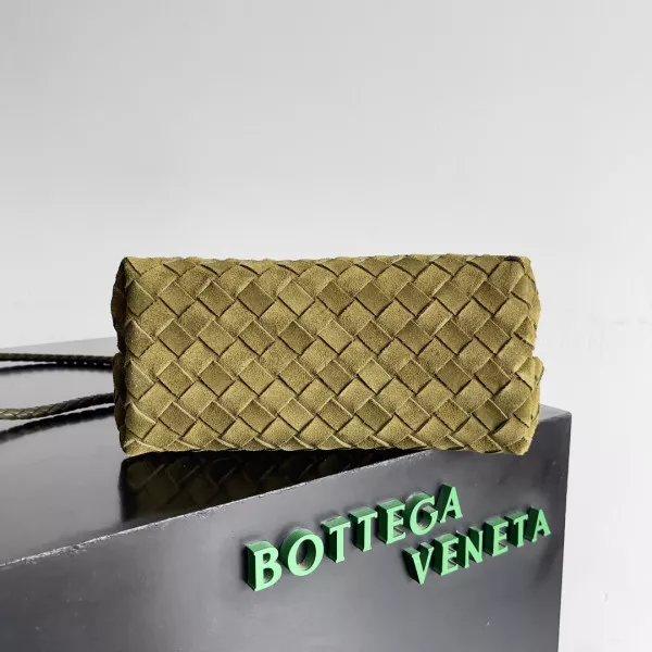 BOTTEGA VENETA SMALL ANDIAMO-25*22*10.5cm 0117