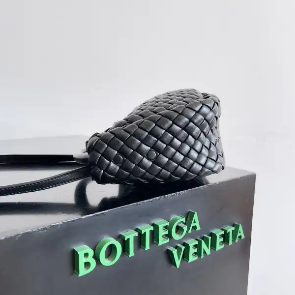 Bottega Veneta Mini Cobble Top Handle 0125