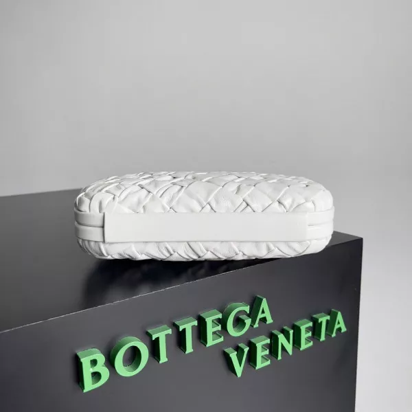 BOTTEGA VENETA Knot Minaudiere 0119