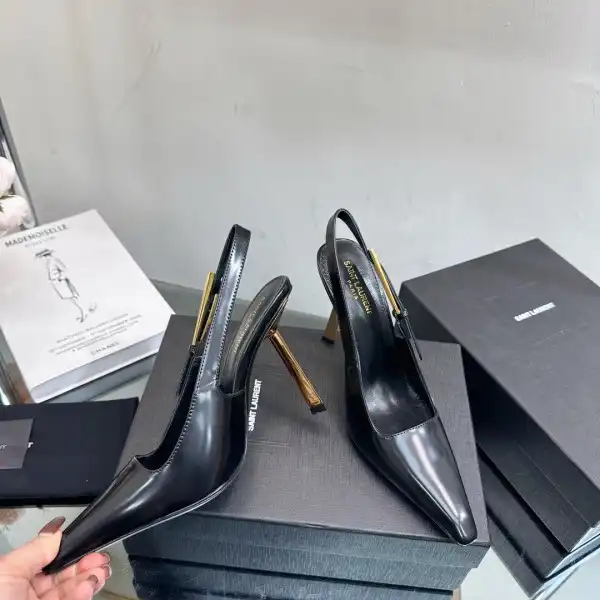 YSL PUMPS 0122