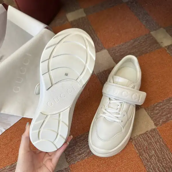 Gucci  Men&Women Sneakers 0122