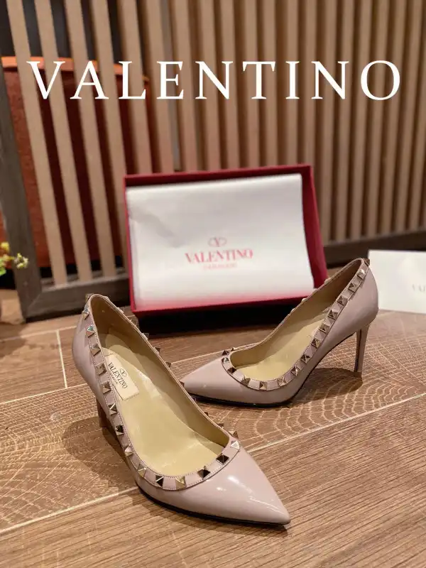 VALENTINO ROCKSTUD HIGH HEELS 0122