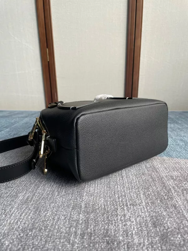 CHLOÉ SMALL DARIA BAG 0116