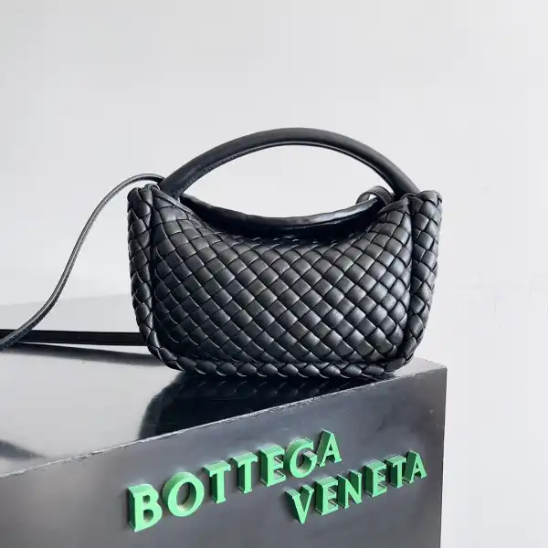 Bottega Veneta Mini Cobble Top Handle 0125