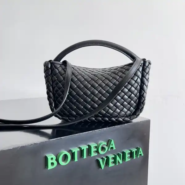 Bottega Veneta Mini Cobble Top Handle 0125