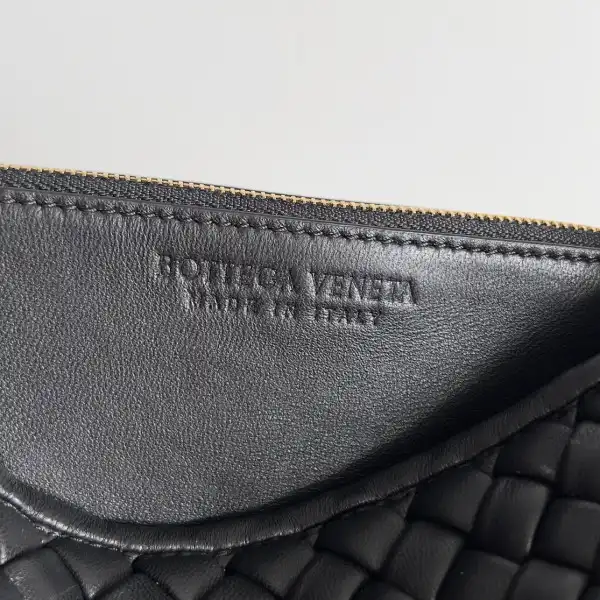 Cheap HOT SALE BOTTEGA VENETA Patti Top Handle Bag 0131