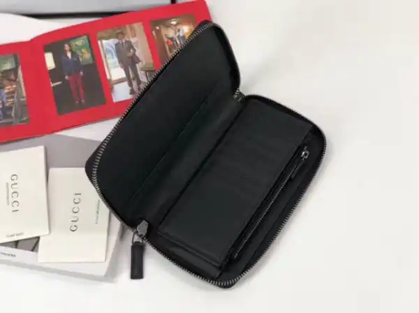 Gucci Signature Web zip around wallet 0123