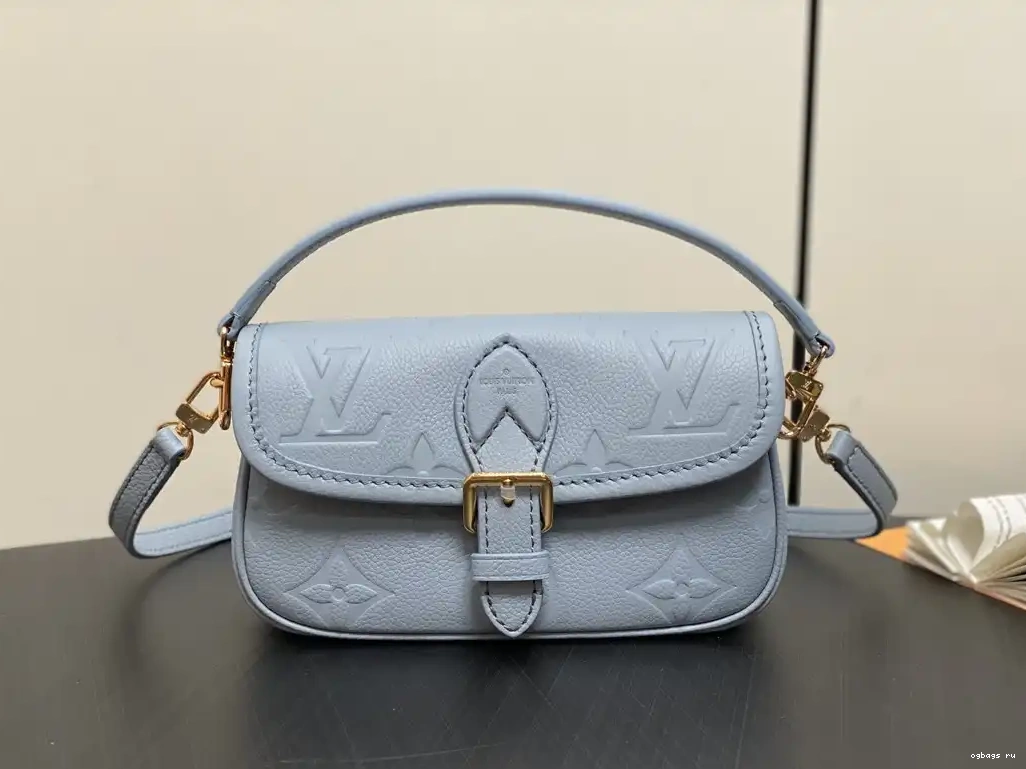 VUITTON CM LOUIS Nano Diane-19*10.5*6 0210