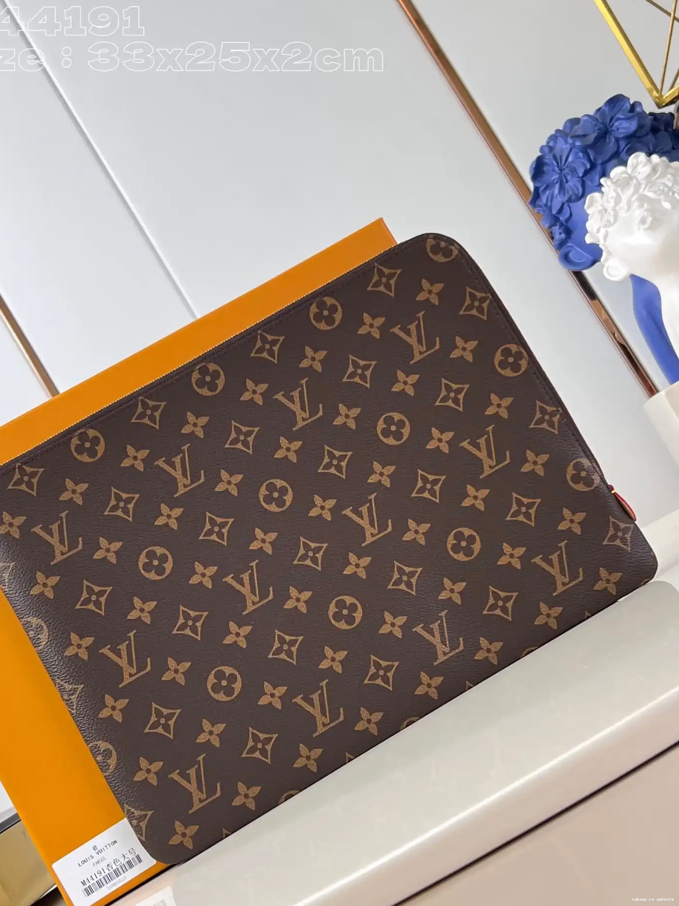 LOUIS JOUR-35*25*2cm POCHETTE VUITTON 0210