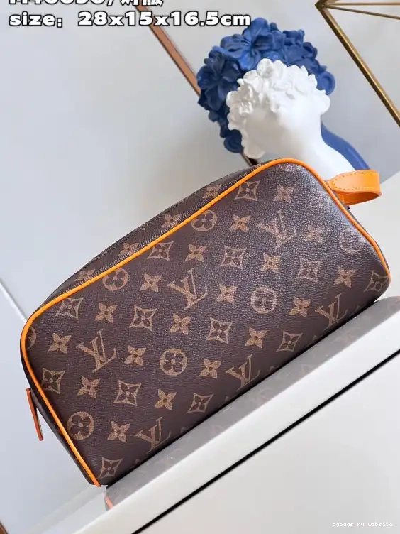 LOUIS DOPP VUITTON TOILET KIT POUCH 0210