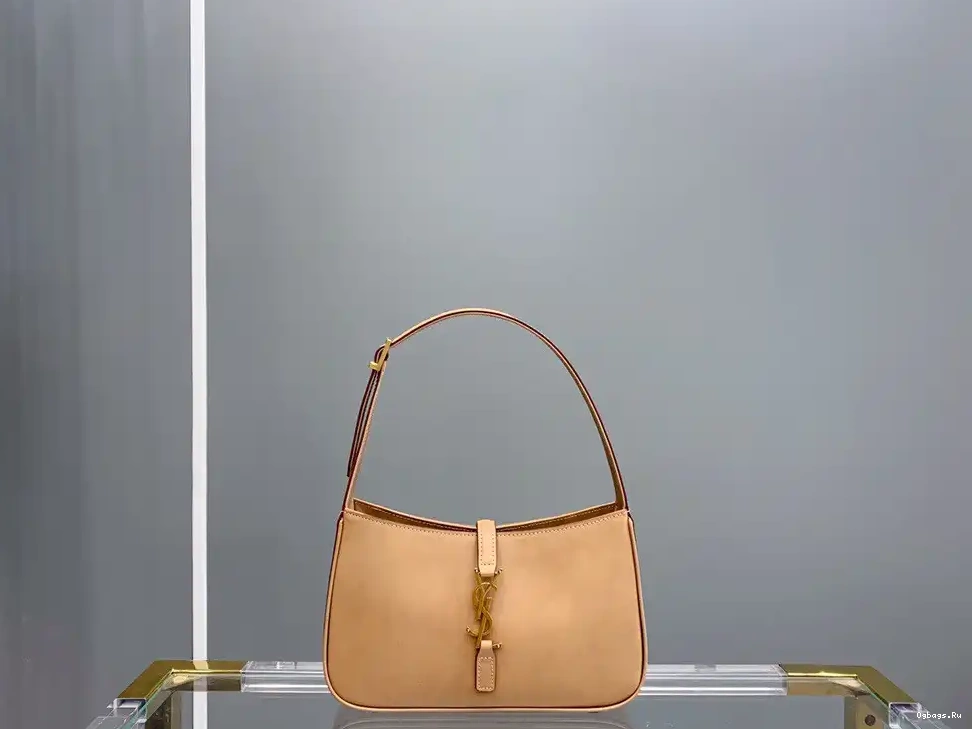 YSL BAG HOBO À 7 5 LE 0222