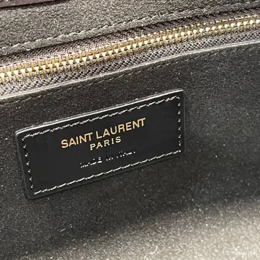 À HOBO LE 5 7 YSL BAG 0223