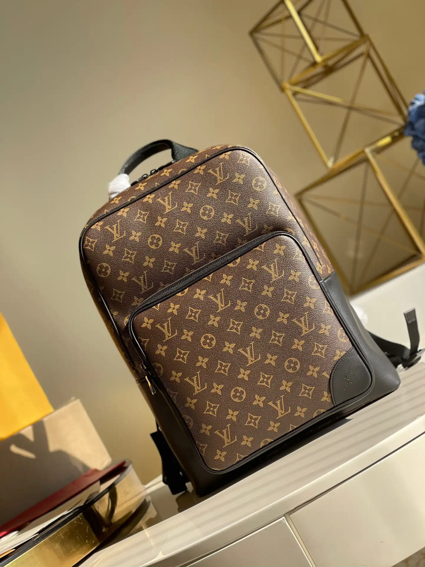 LOUIS VUITTON DEAN BACKPACK 0205