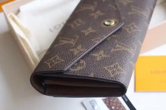 VUITTON SARAH LOUIS WALLET 0207