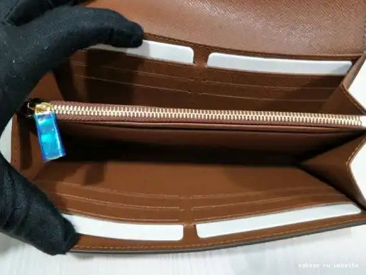 VUITTON SARAH LOUIS WALLET 0207