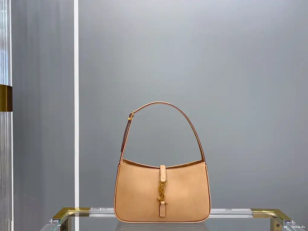 YSL BAG HOBO À 7 5 LE 0222