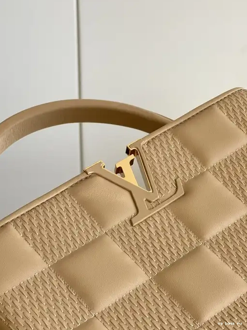 LOUIS CAPUCINES MM VUITTON 0208