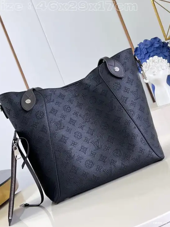 x HINA-46 17CM 29.5 LOUIS VUITTON x 0210