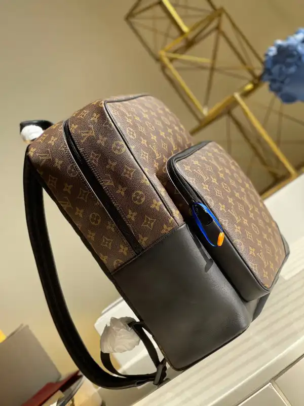 LOUIS VUITTON DEAN BACKPACK 0205