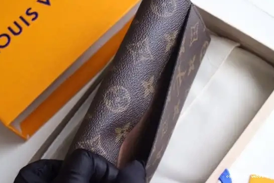 VUITTON SARAH LOUIS WALLET 0207