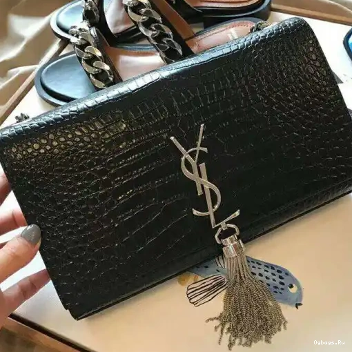 YSL KATE MEDIUM 0220