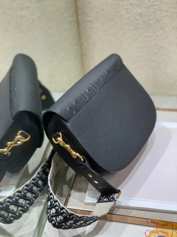 dior LARGE BOBBY BAG 0203